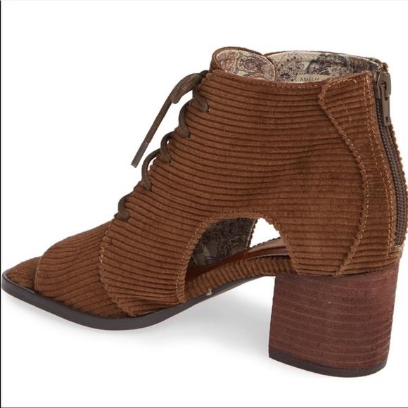 Band of Gypsies Amelia Booties - Picture 2 of 8